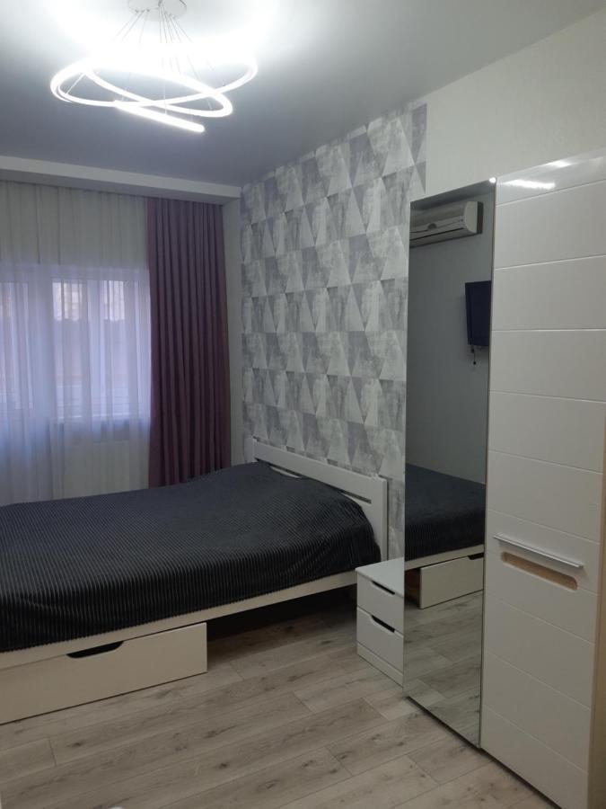 Ferienwohnung Apartmens On St. Fesenkovskaya 15 Charkiw Exterior foto