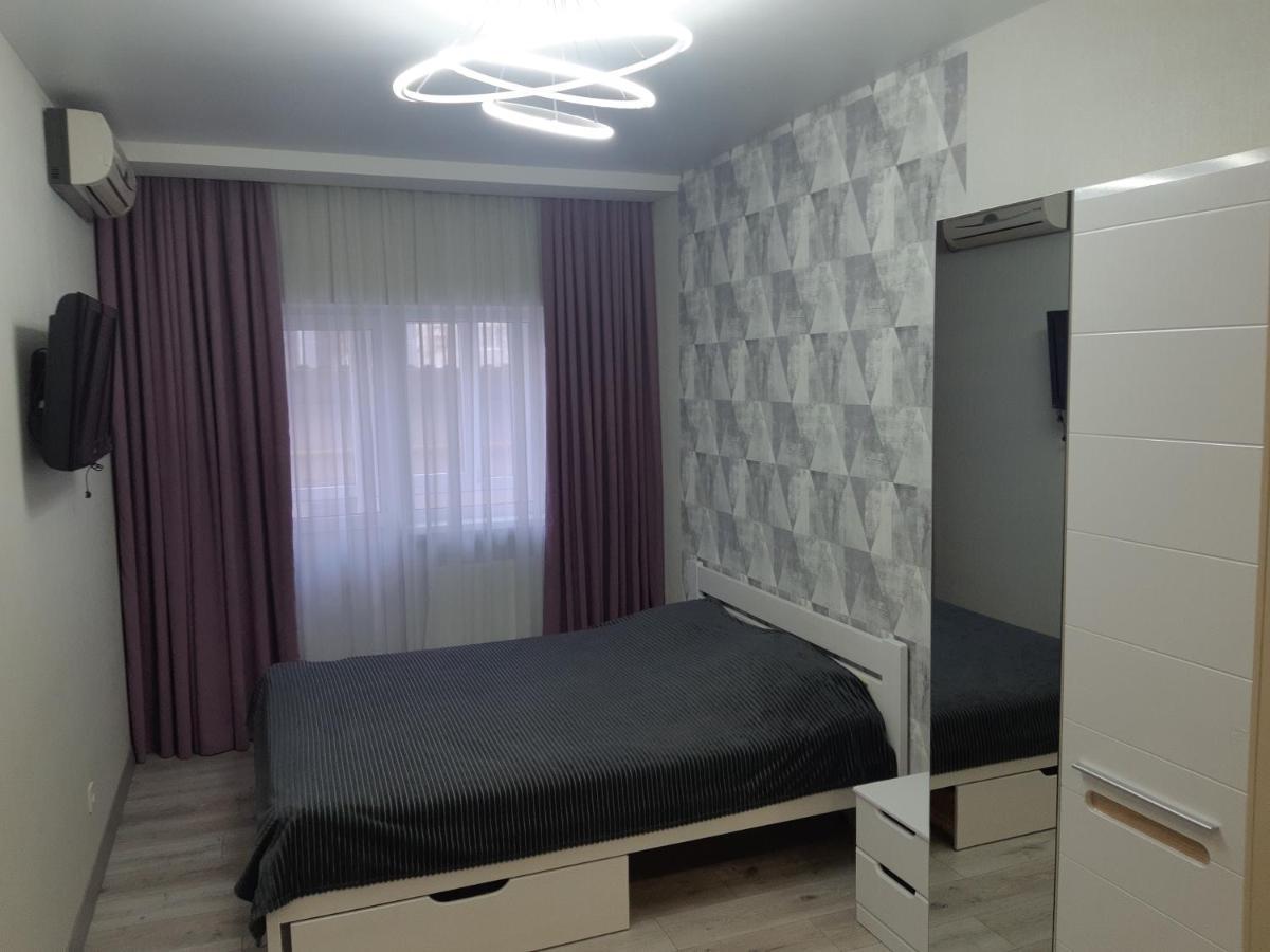 Ferienwohnung Apartmens On St. Fesenkovskaya 15 Charkiw Exterior foto