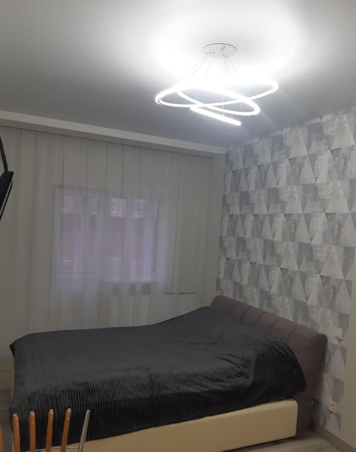 Ferienwohnung Apartmens On St. Fesenkovskaya 15 Charkiw Exterior foto